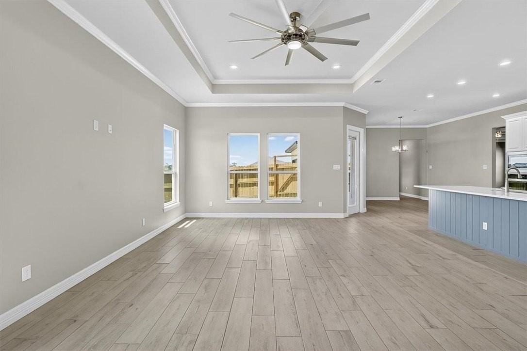 2701 Lannister Ln - Photo 5 of 40