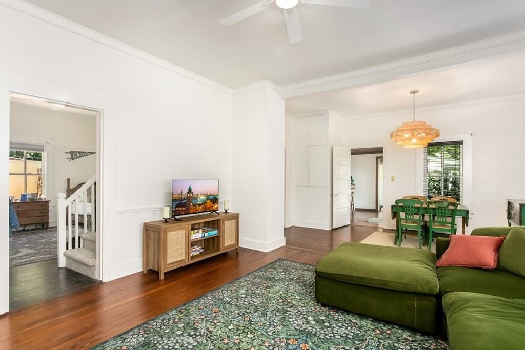112 N Acorn St - Photo 6 of 34