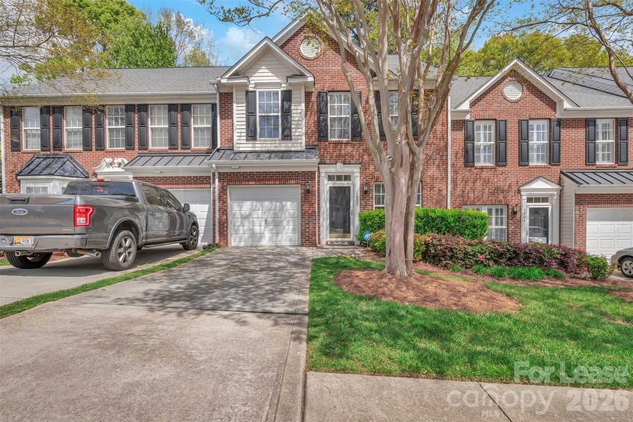 1802 Robinwood Village Dr - Photo 3 of 26