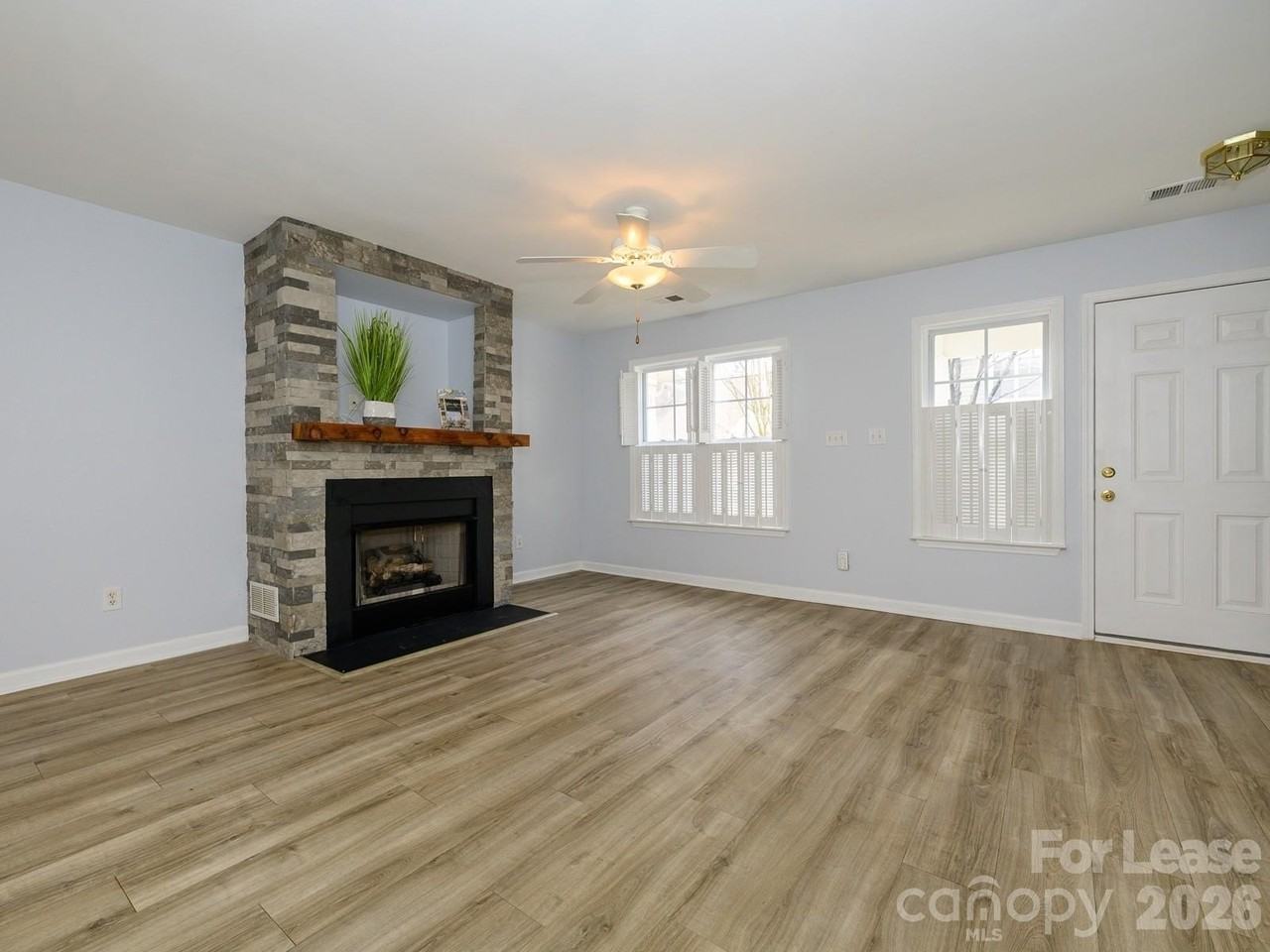8327 Brickle Ln - Photo 7 of 20