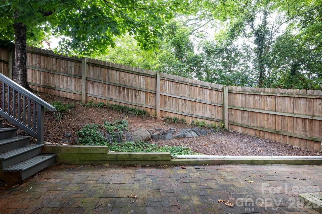 2525 Runnymede Ln - Photo 3 of 22
