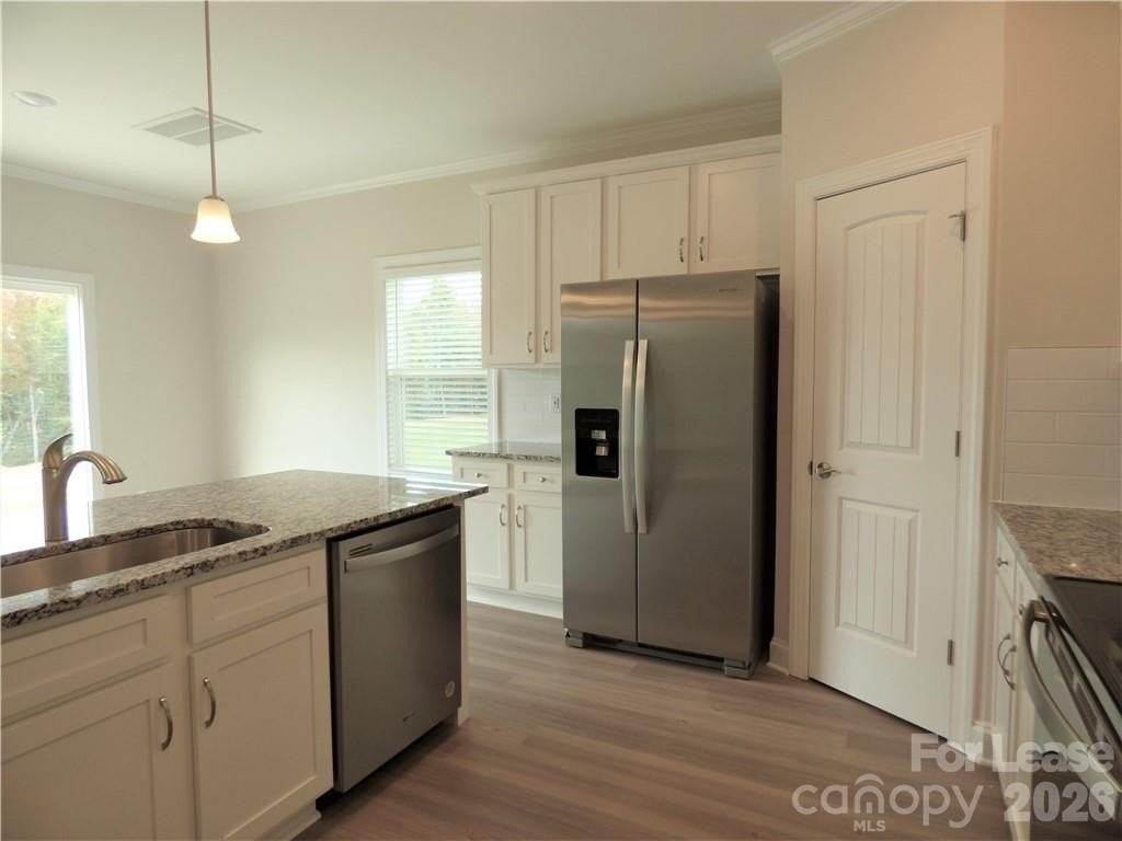 110 Tavern Trl - Photo 5 of 35