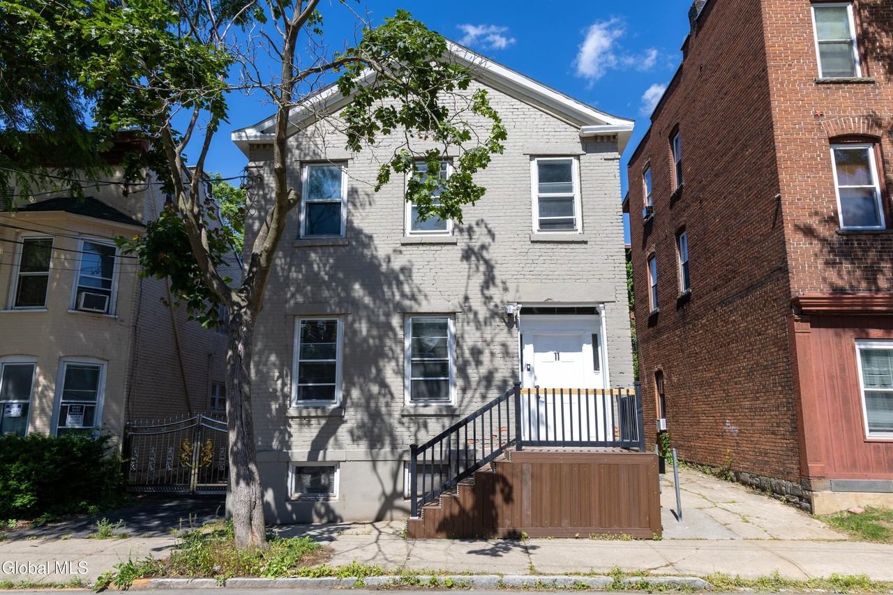 11 Jefferson St #2B