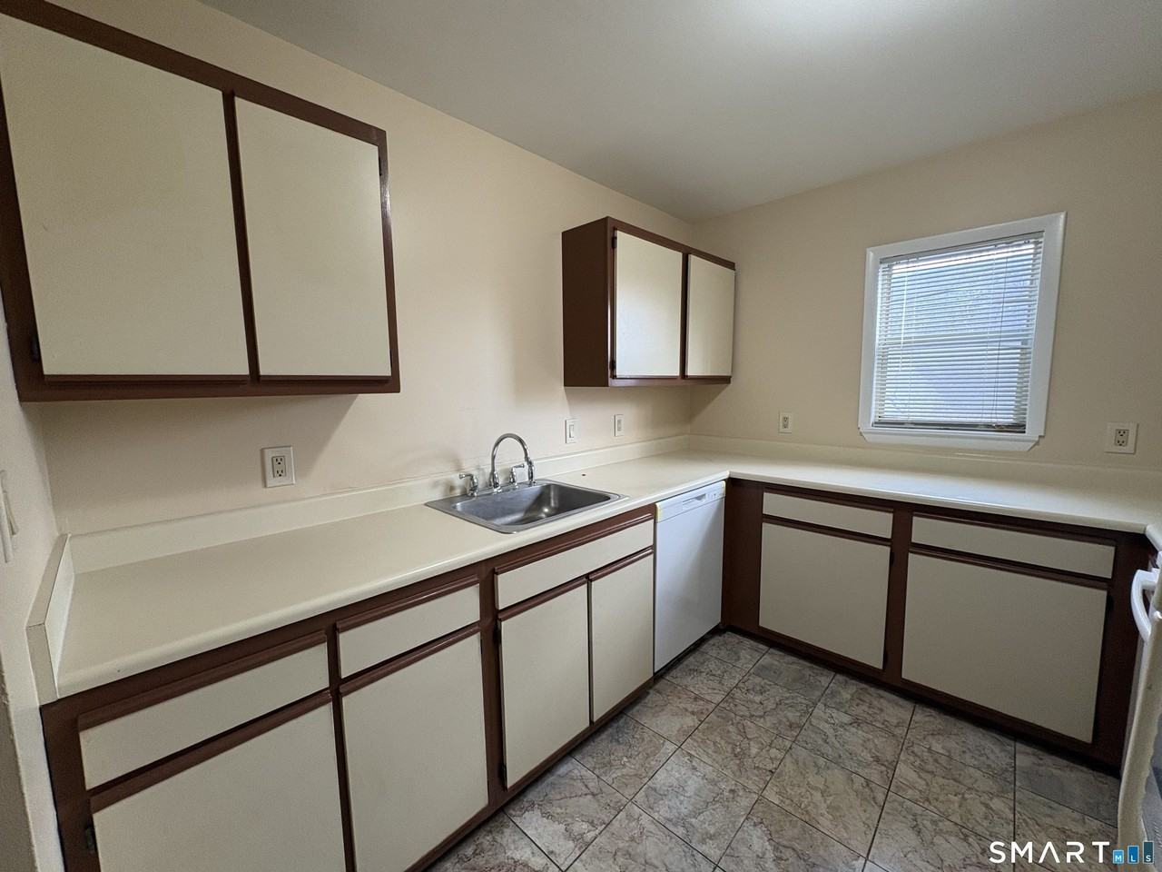 37 Greenwich Ave #2-1 - Photo 6 of 19
