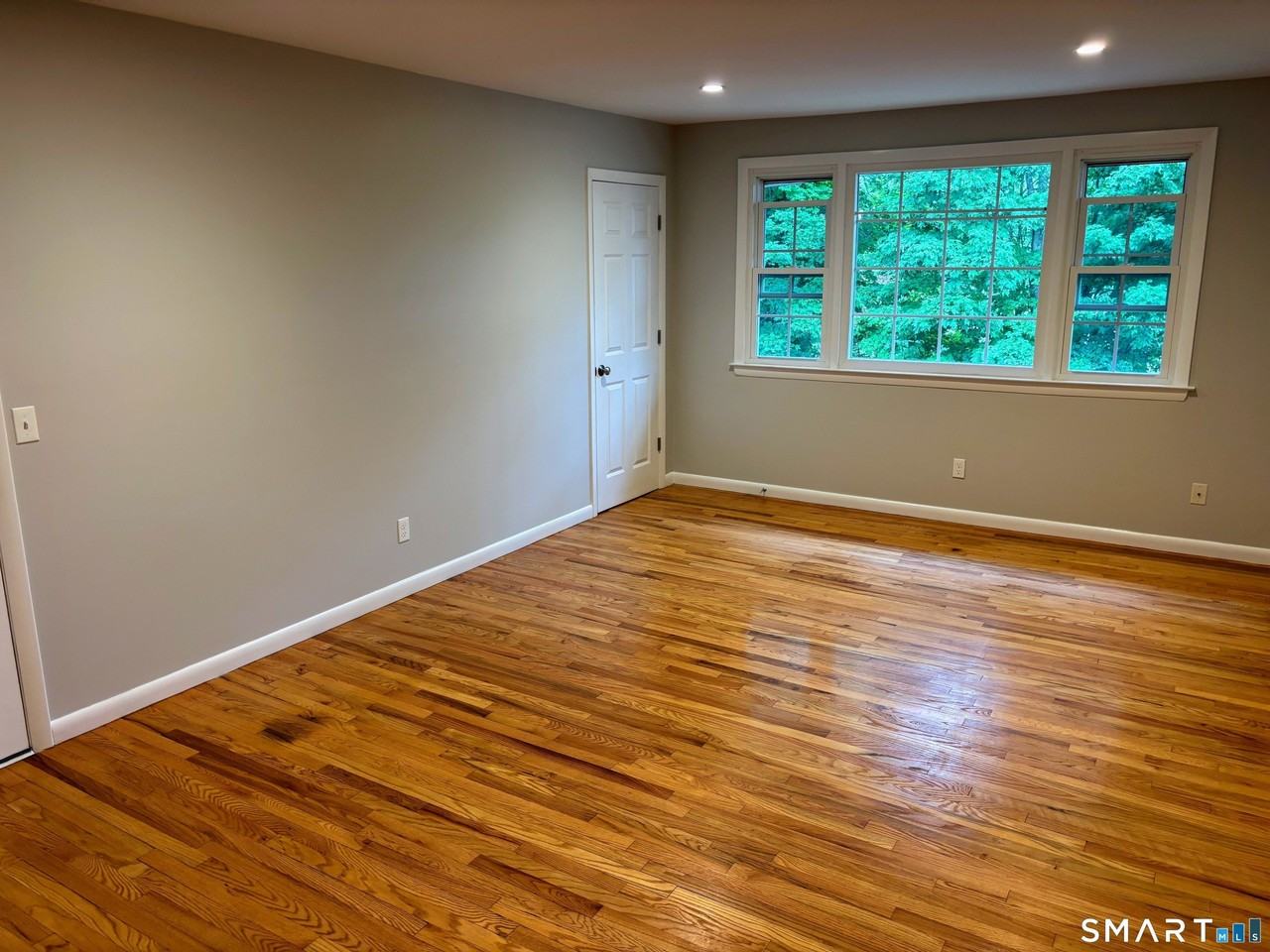 8 Canterbury Ln #2 - Photo 4 of 12