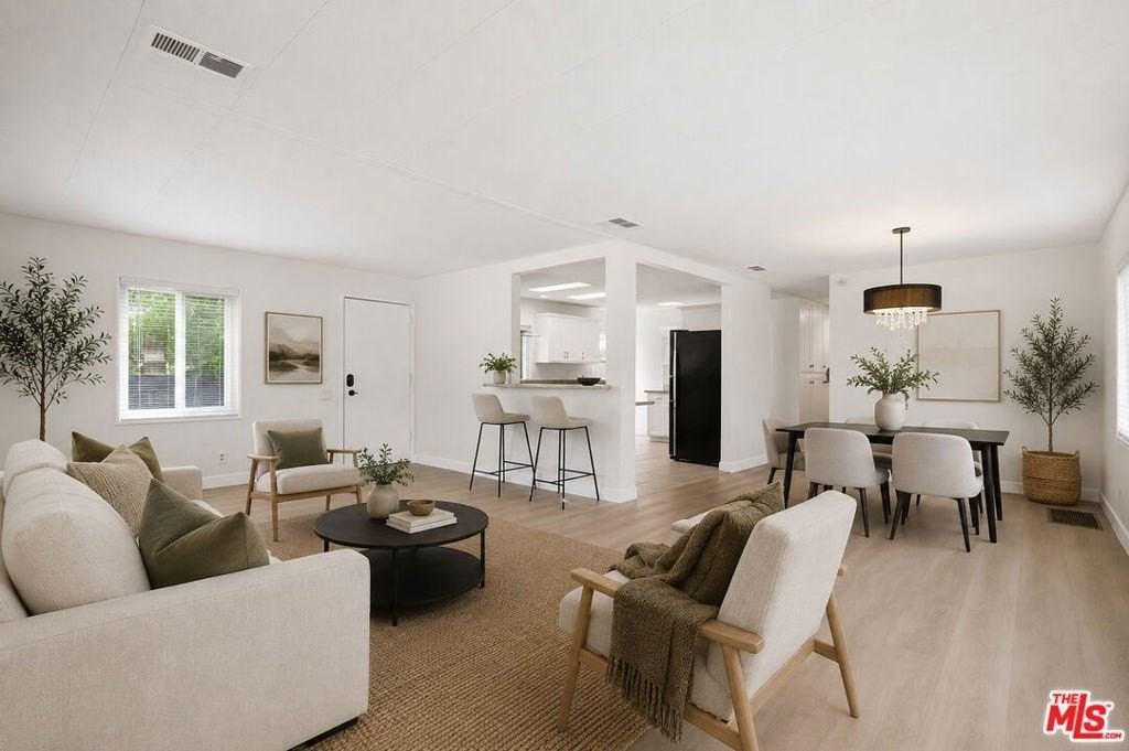 6035 Fallbrook Ave - Photo 6 of 12