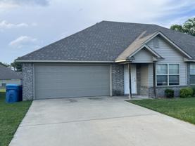 2902 Sw Deerfield Blvd #2 - Photo 1 of 1