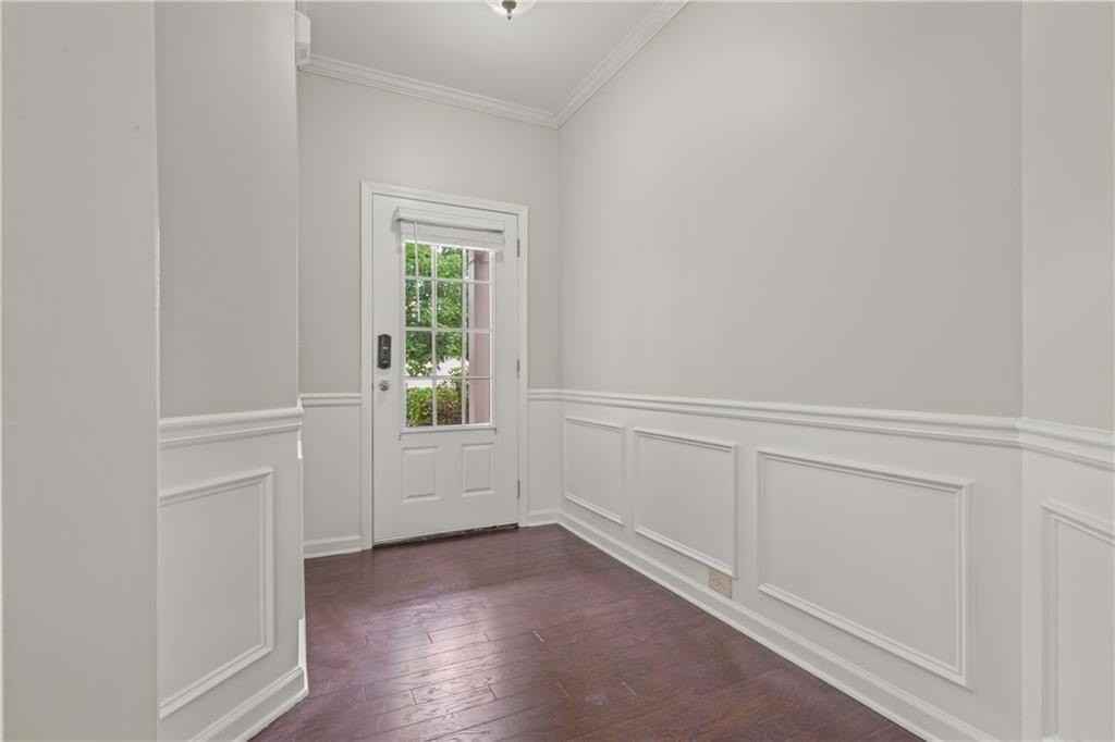 4940 Breezewood Cir - Photo 3 of 38