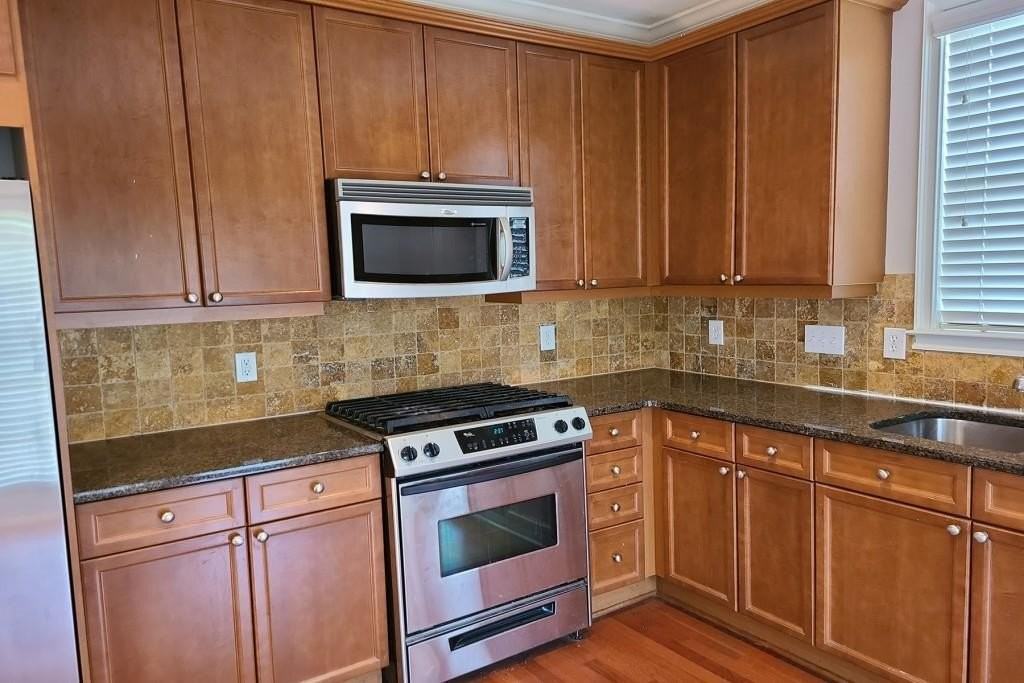 942 Perimeter Walk - Photo 5 of 20