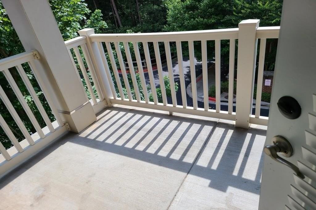 942 Perimeter Walk - Photo 7 of 20