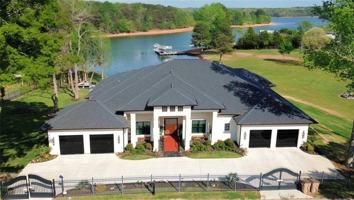 featured image of 2786 Vaughan Dr