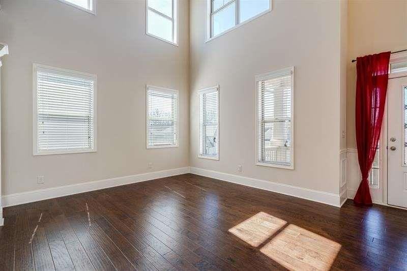 4215 Miramount Overlook - Photo 3 of 45