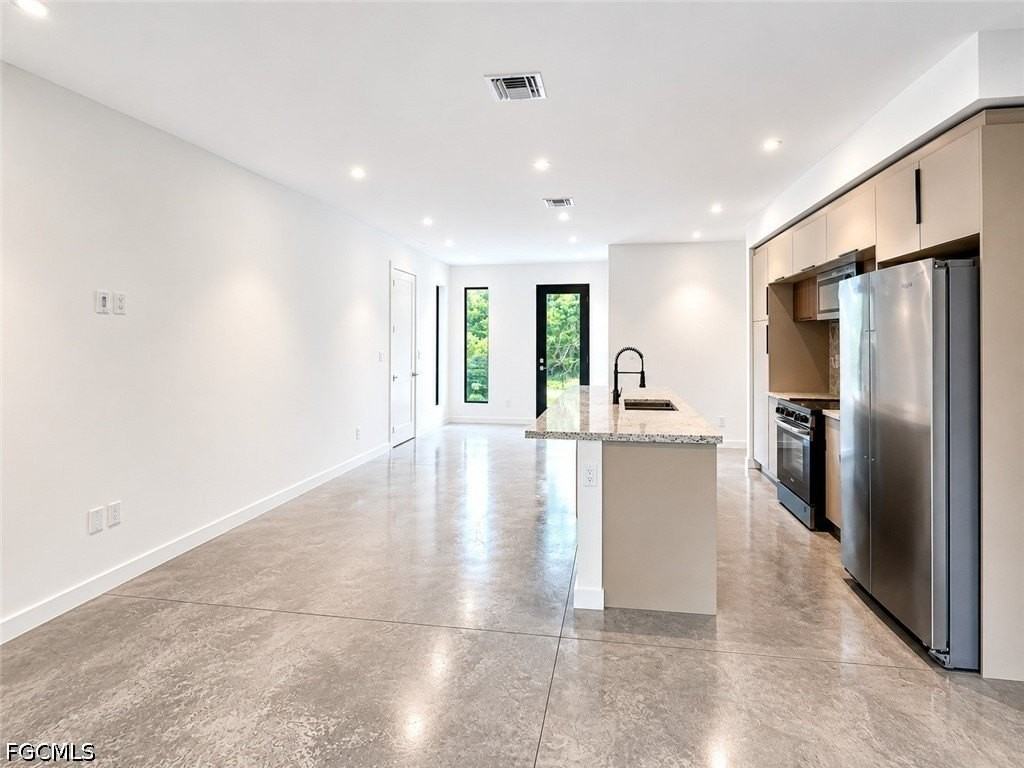 2402 George Ave S - Photo 3 of 10