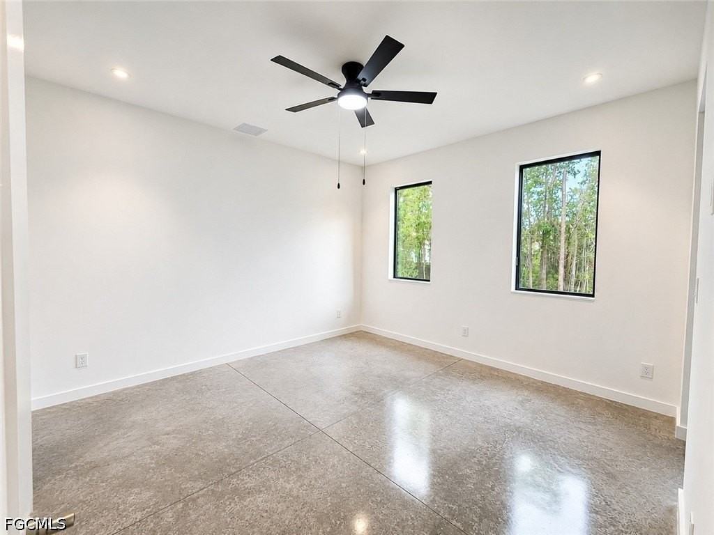 2402 George Ave S - Photo 4 of 10