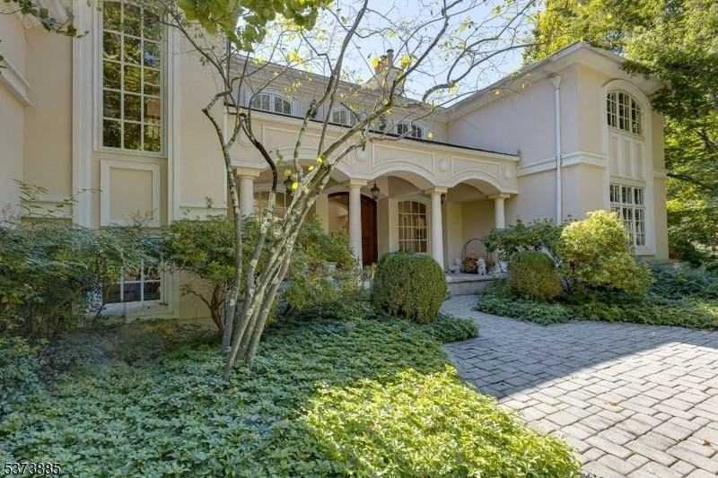21 Stoningham Dr