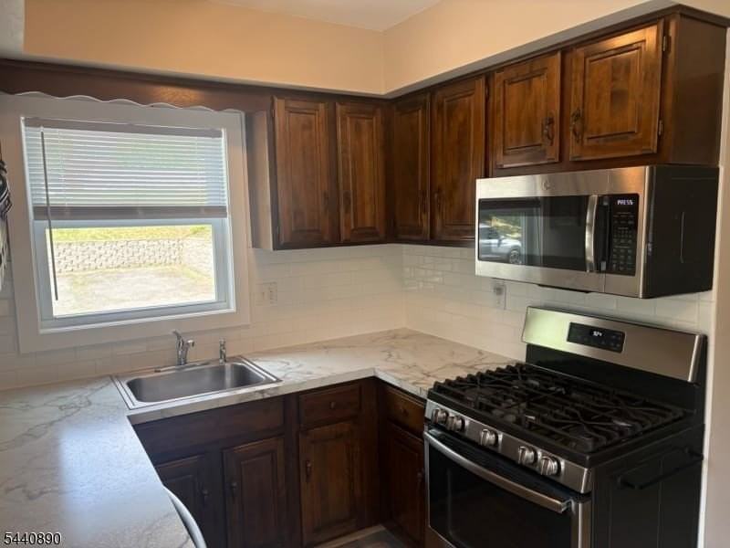 192 Central Ave - Photo 6 of 11