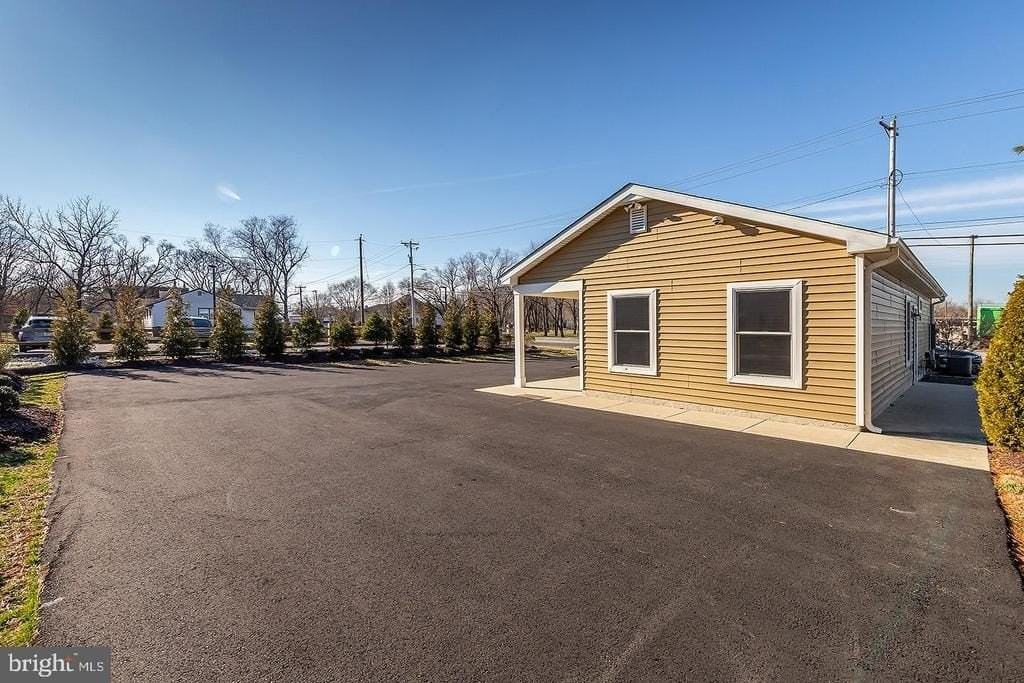 120 Grove St - Photo 6 of 15