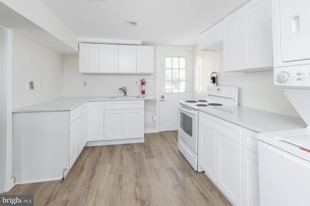 371 Bailey St - Photo 2 of 20