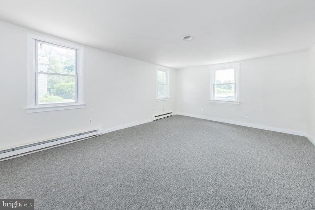 371 Bailey St - Photo 7 of 20