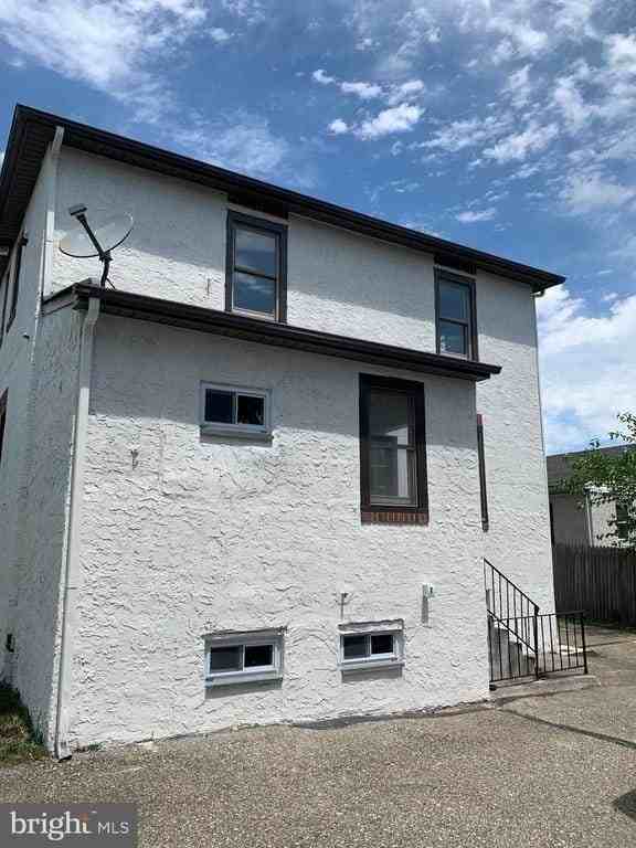 734 Sunnyside Ave #2 - Photo 2 of 13
