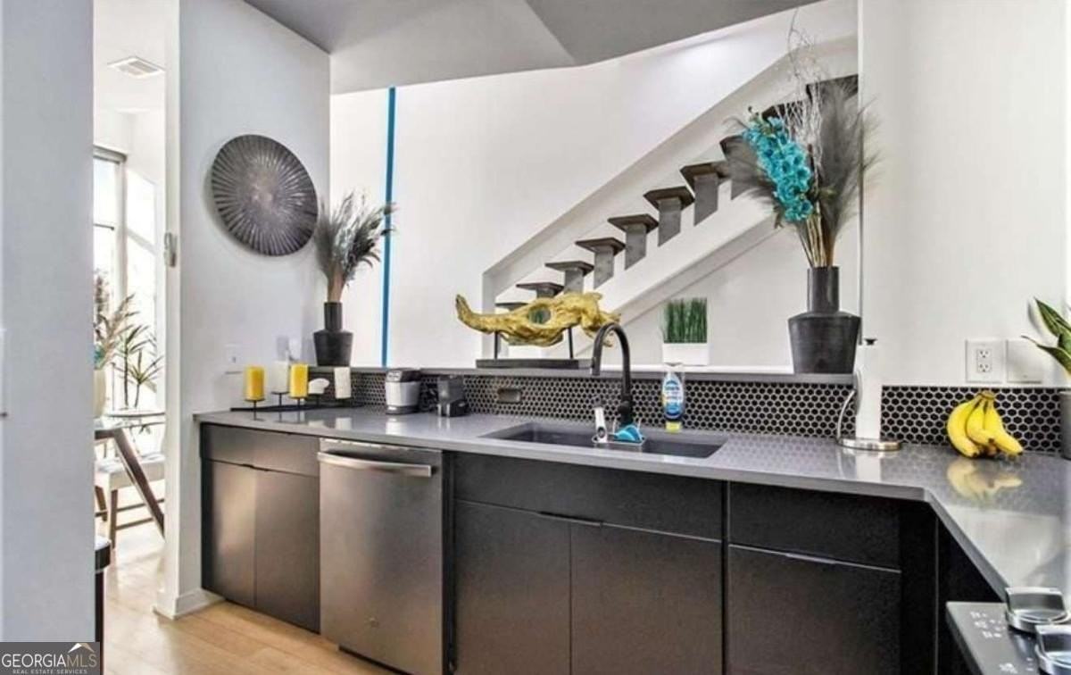 752 Moreland Ave Se #9 - Photo 4 of 10
