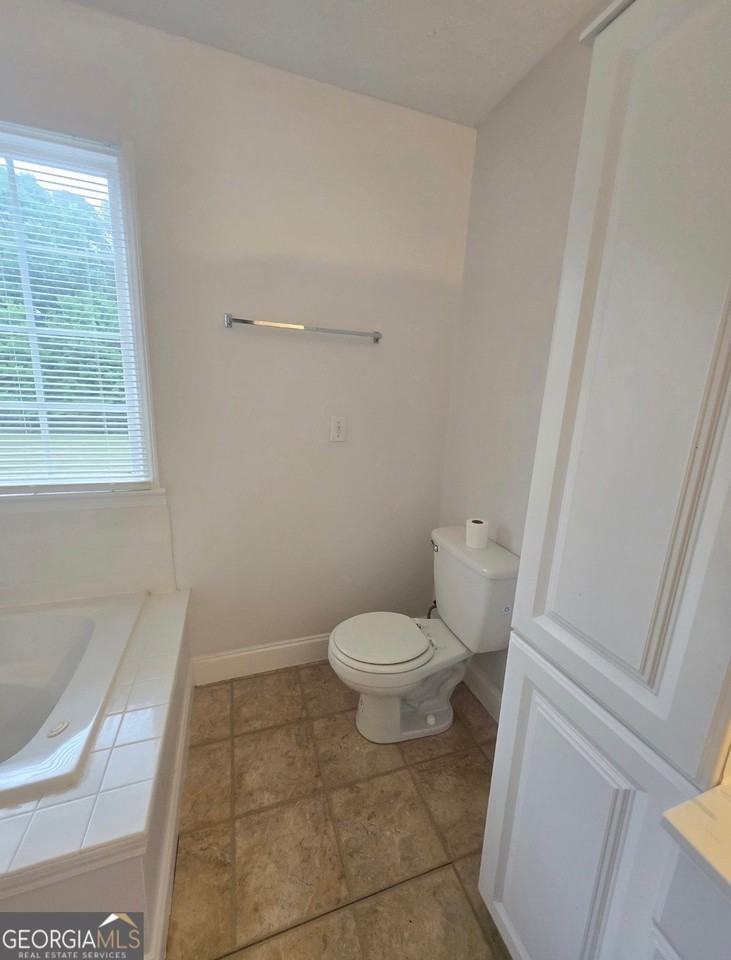 12320 Brown Bridge Rd - Photo 6 of 23