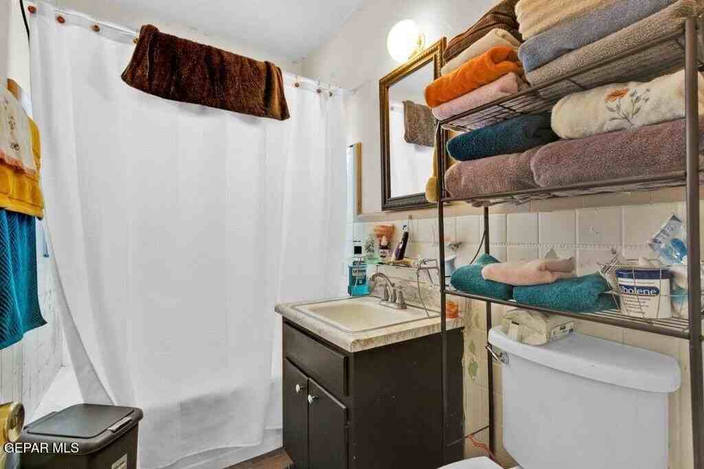 1309 Zuni Pl - Photo 7 of 17