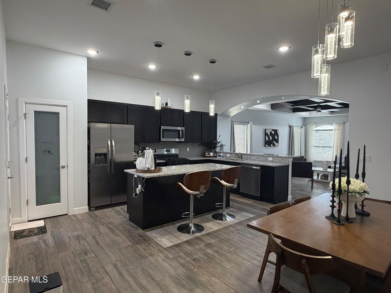 14937 Mike A Mendoza Ave - Photo 3 of 11