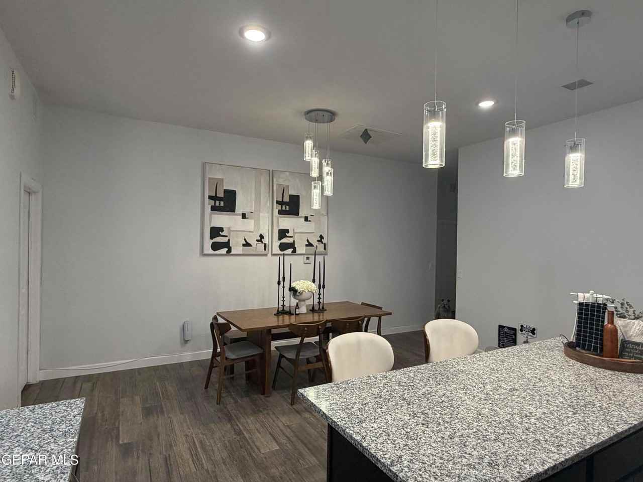 14937 Mike A Mendoza Ave - Photo 4 of 11