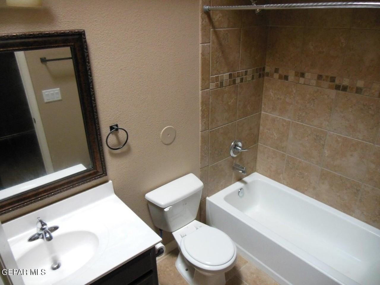 14206 Bluesky Point Ct - Photo 7 of 12