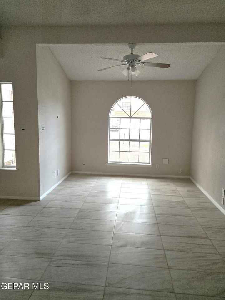 709 La Chapa Ave - Photo 4 of 18