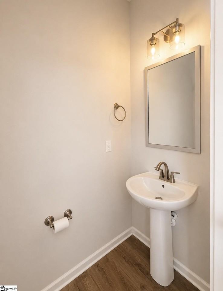 601 Poinsett Bridge Way - Photo 3 of 20