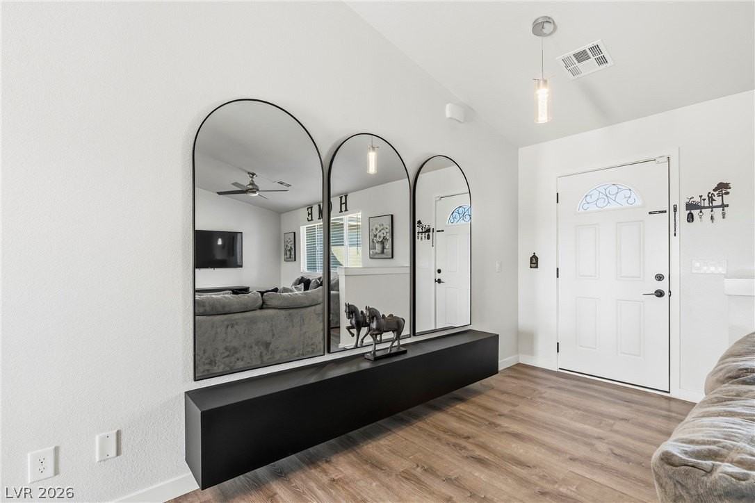 5600 Genoa Ave - Photo 4 of 30