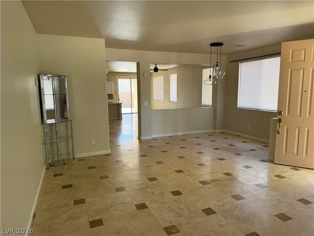 2994 Harbor Heights Dr - Photo 4 of 28