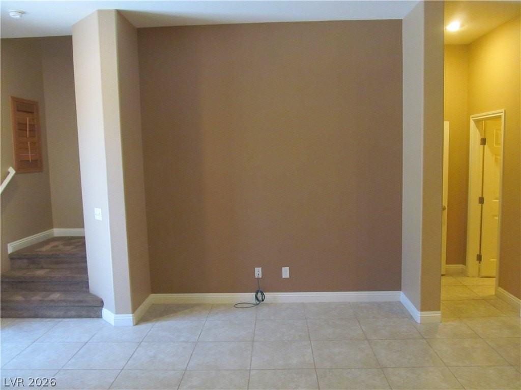 7560 Nicklin St - Photo 6 of 25