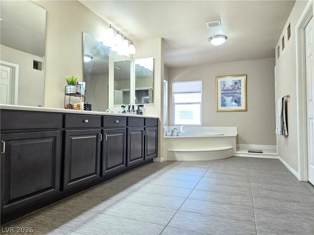 9929 Baystone St - Photo 3 of 47