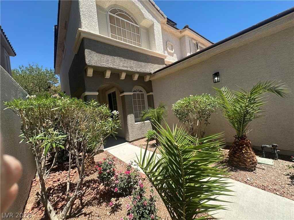 11126 Evvie Ln - Photo 5 of 38