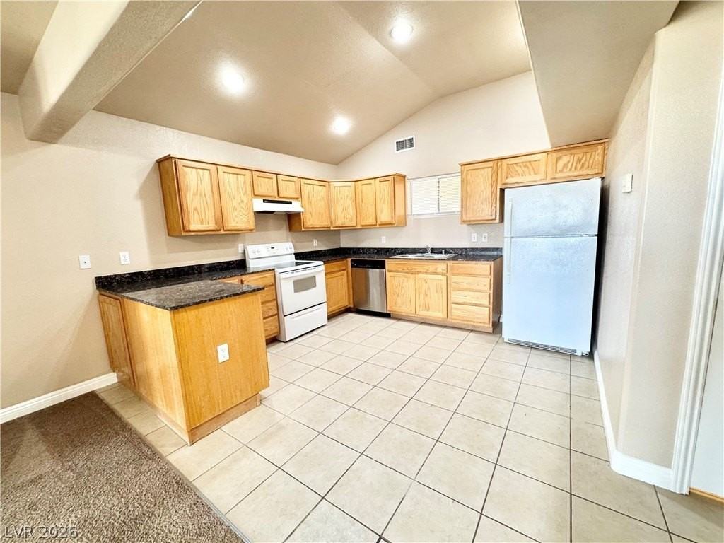 1731 Pershing Ave #B - Photo 5 of 17