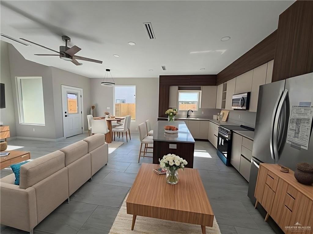 2222 Corales St - Photo 6 of 17