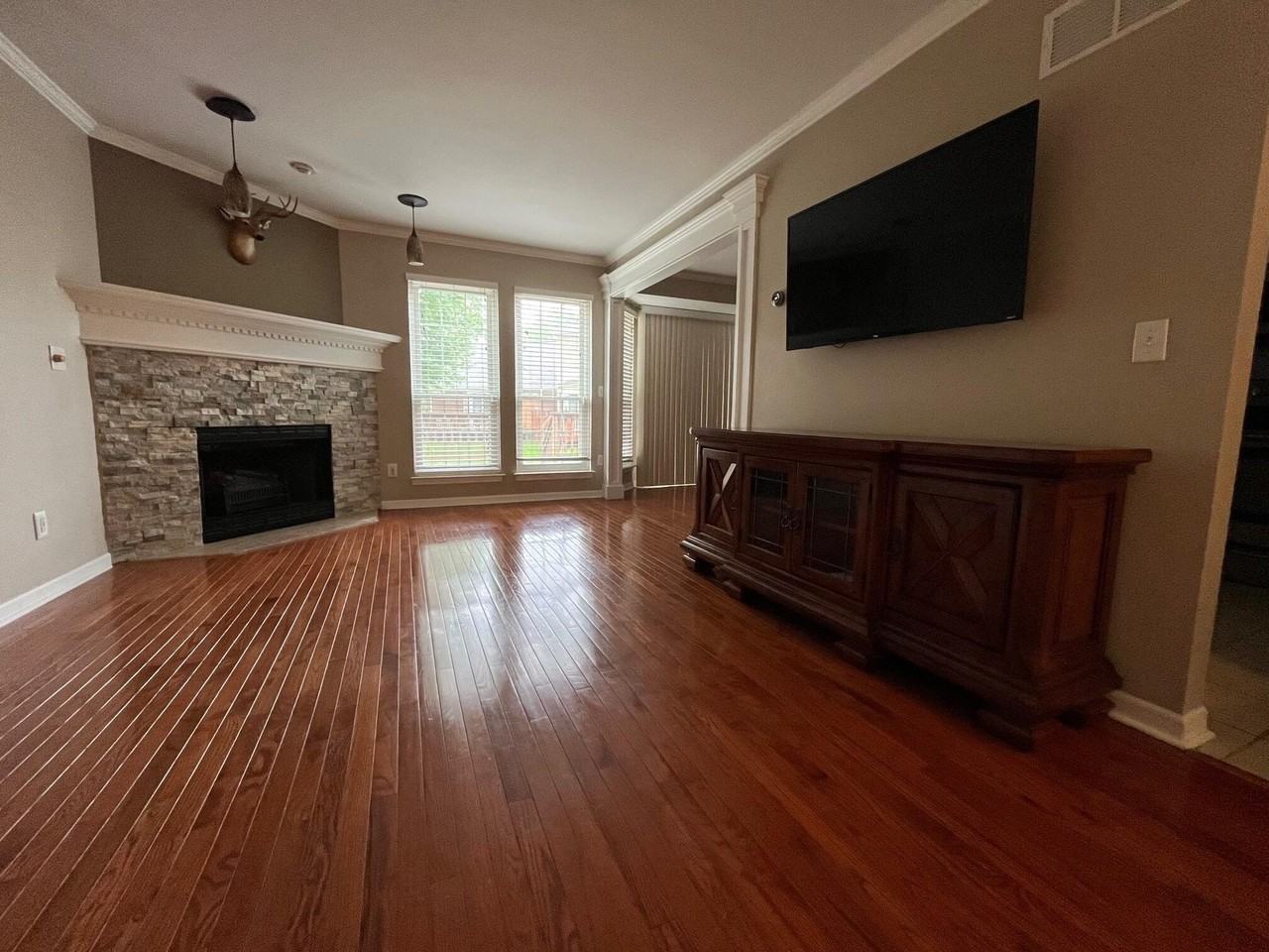 1734 Christopher Dr - Photo 4 of 20