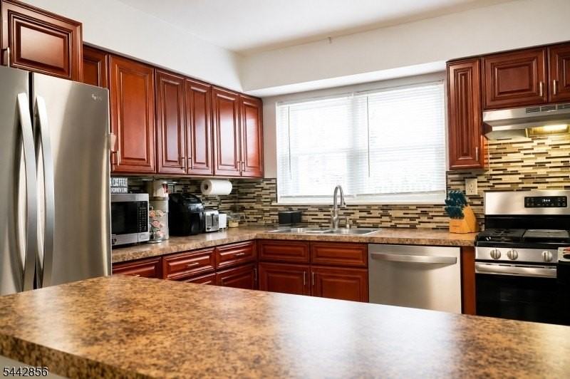 24A Woodedge Ave #4 - Photo 7 of 20