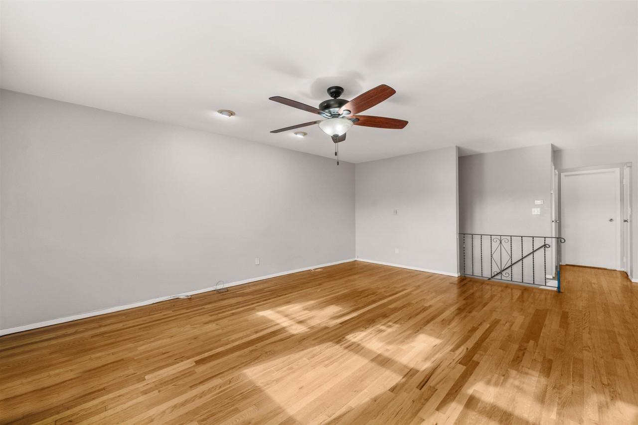 26 Briarwood Rd #2 - Photo 3 of 16