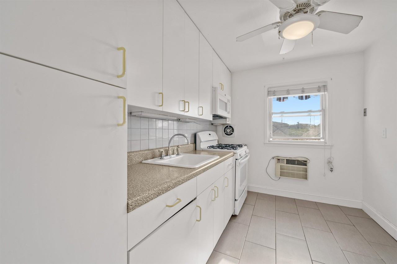 26 Briarwood Rd #2 - Photo 5 of 16
