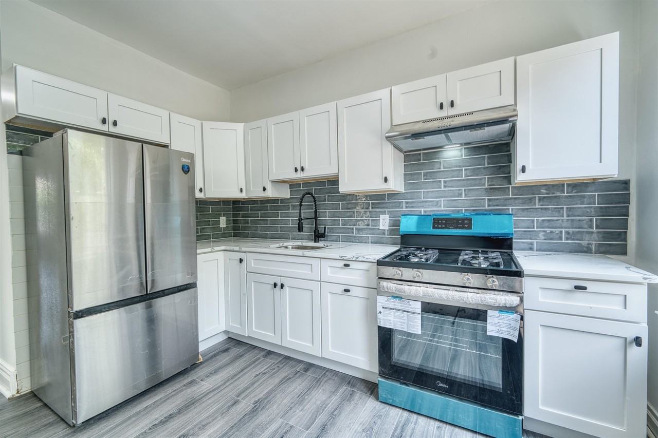 175 Zabriskie St #1 - Photo 2 of 15