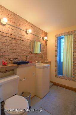 360 Delaware St - Photo 2 of 11