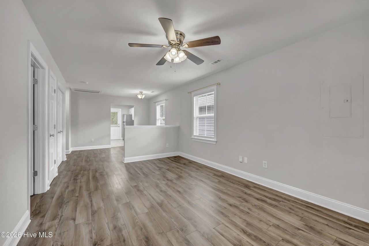 720 S 7th St - Photo 4 of 25