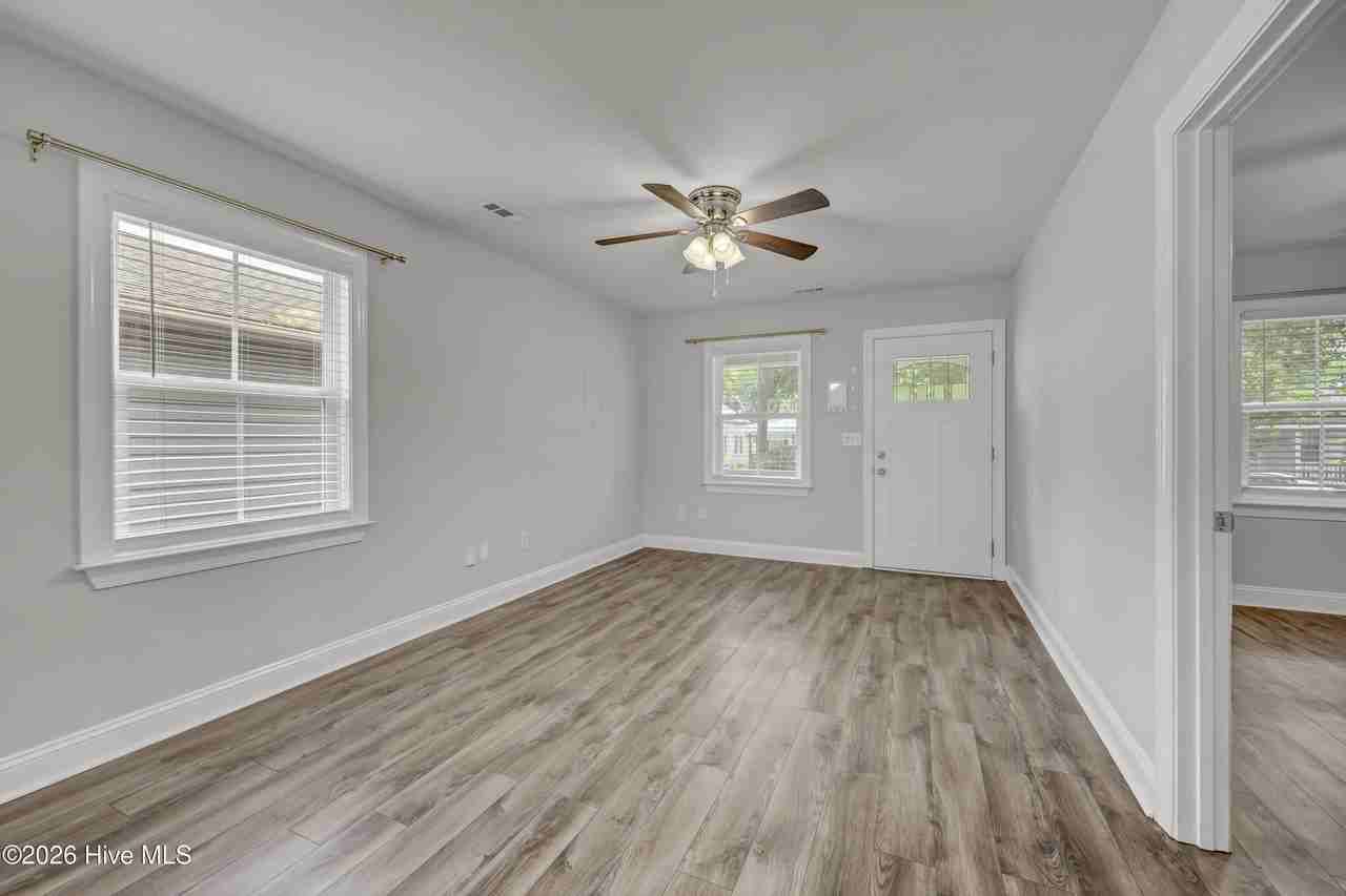 720 S 7th St - Photo 6 of 25