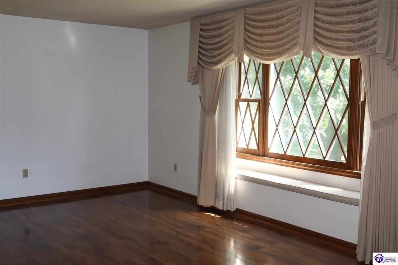 143 Santa Fe Trl - Photo 3 of 19