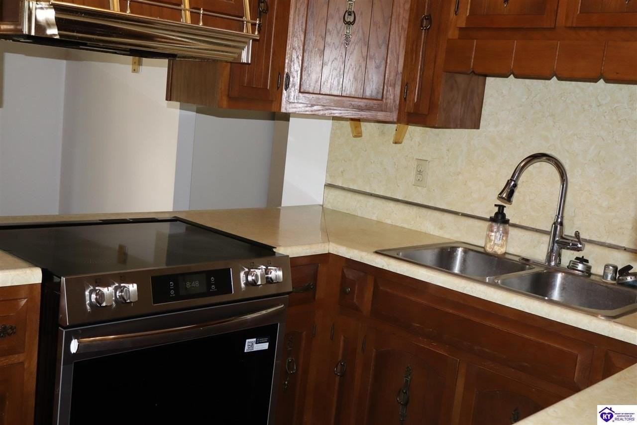 143 Santa Fe Trl - Photo 6 of 19