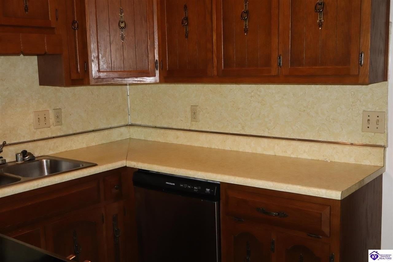 143 Santa Fe Trl - Photo 7 of 19